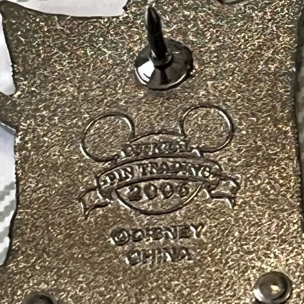 Disney Pirates of the Caribbean Black Pearl Ship Pin - Picture 5 of 5